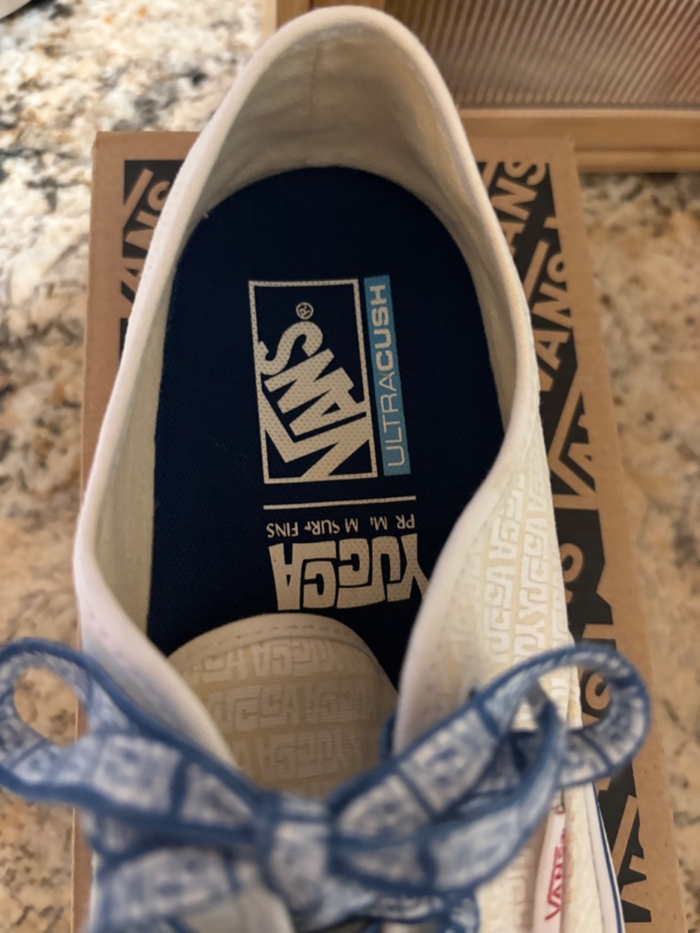 Vans - Picture 3 of 4